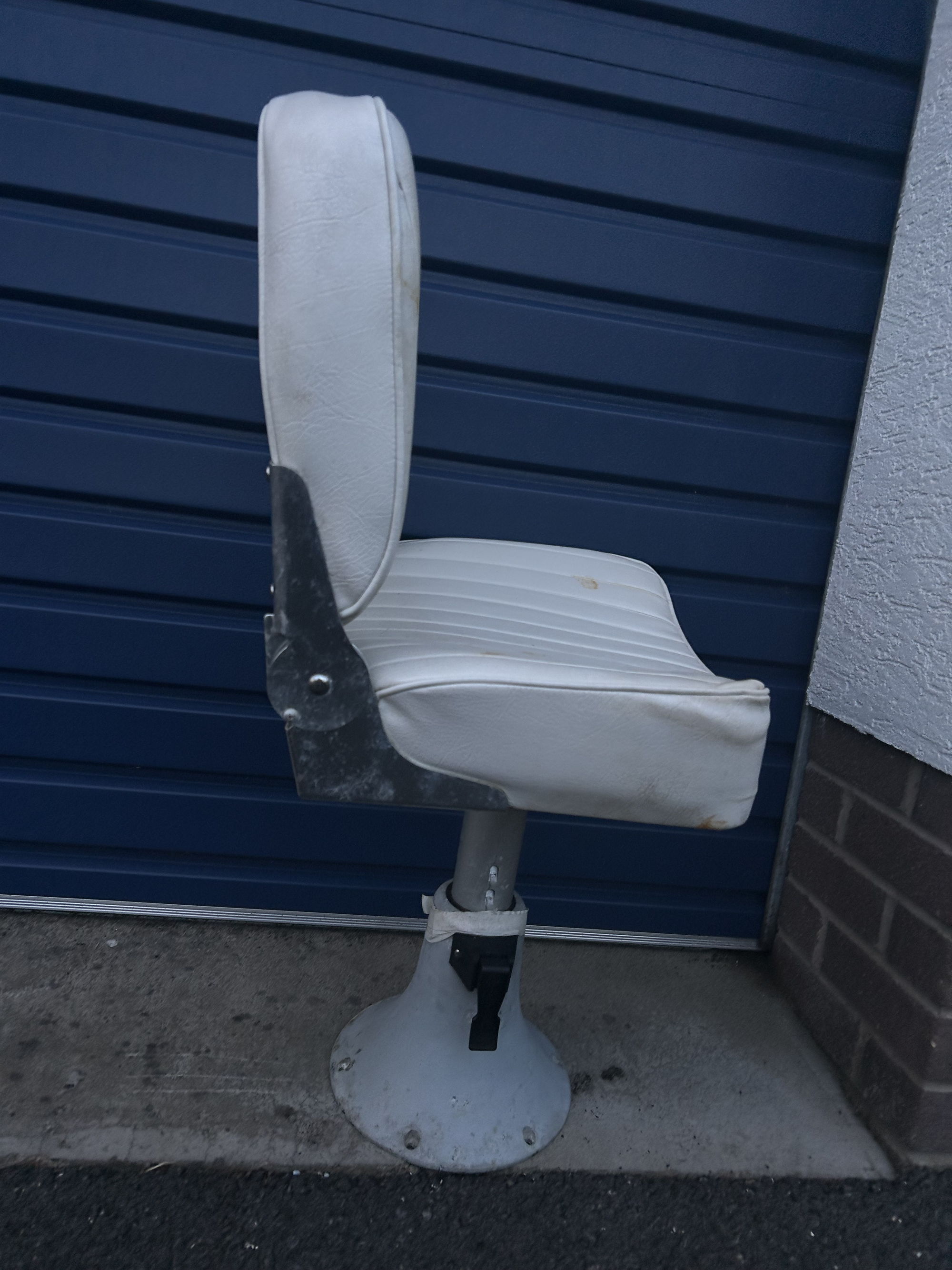 Helm seat — photo 1